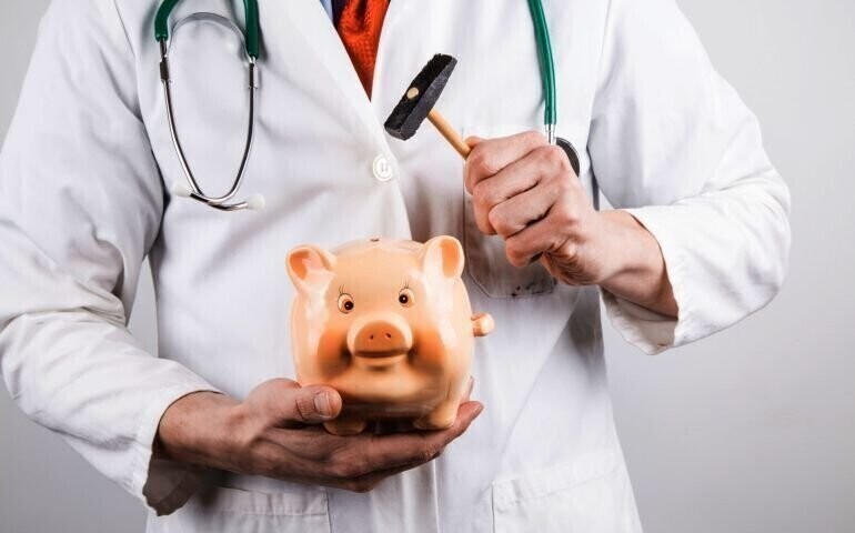 Raport Polacy wydają niemal 10 mld zł rocznie na zdrowie z własnej kieszeni