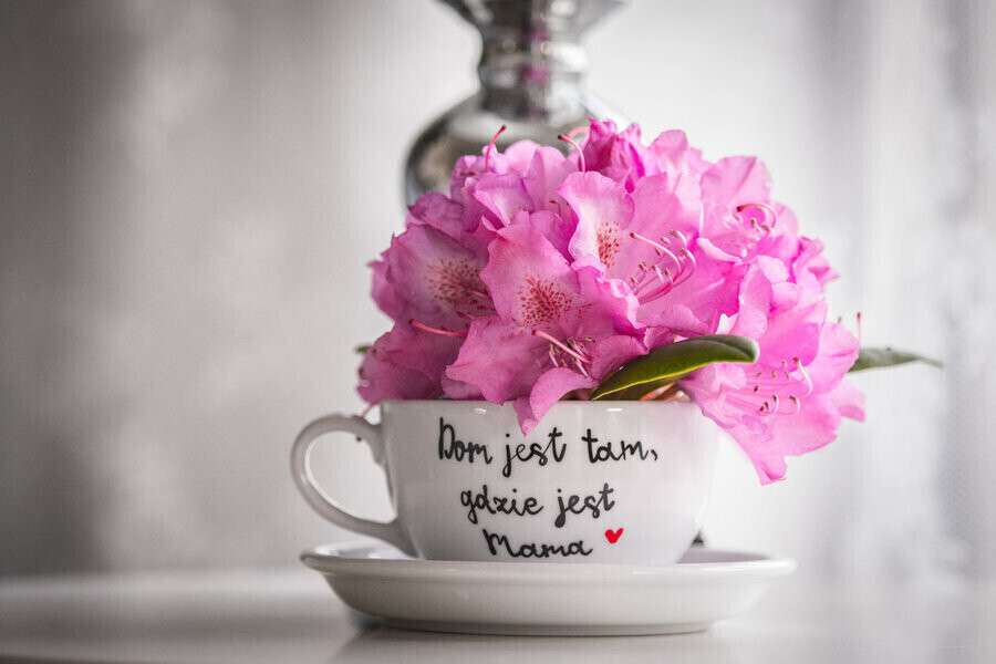 Upominki dla mamy - jak wybrać trafiony prezent