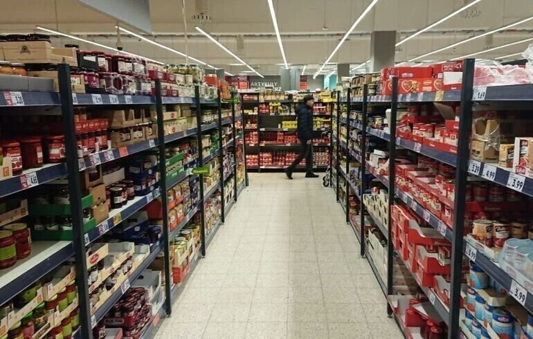 Branża spożywcza handlowa chemiczna i logistyczna mamy zapasy sklepy będą zaopatrywane