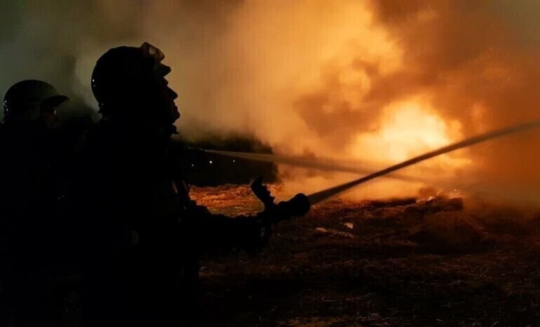 Pożar w gminie Gorzkowice. Strażacy przez 10 godzin walczyli z ogniem