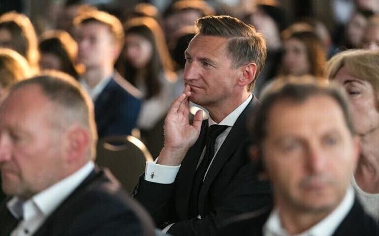 Uber oferujący sąsiedzkie usługi opiekuńcze pomoże w kwarantannie