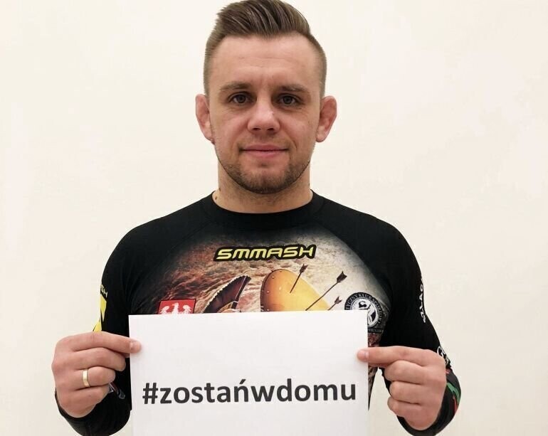 Siedź w domu i trenuj Tak robią zapaśnicy