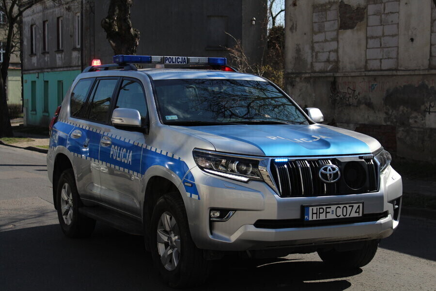 Zostańcie w domu Policjanci apelują przez megafony