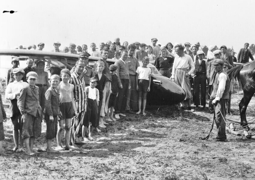 Wyczynowy szybowiec CW-5 bis nad Piotrkowem