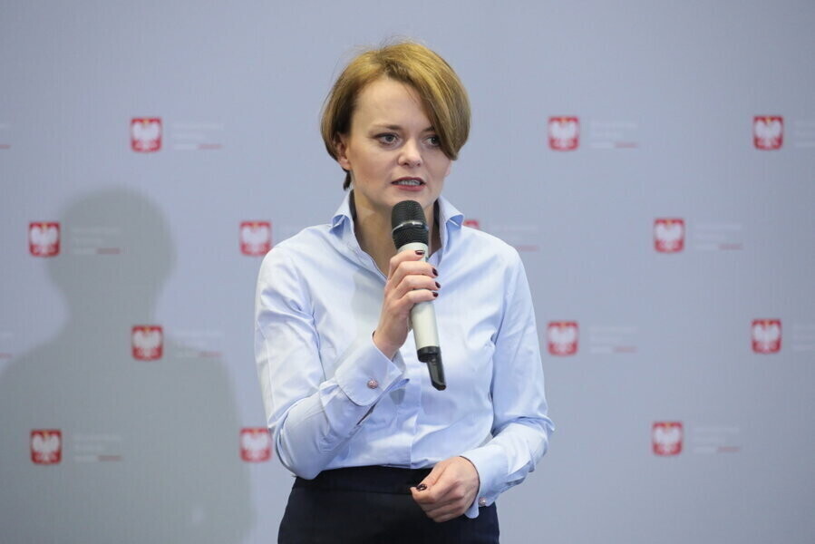 Emilewicz nie przewidujemy wznowienia handlu w niedziele