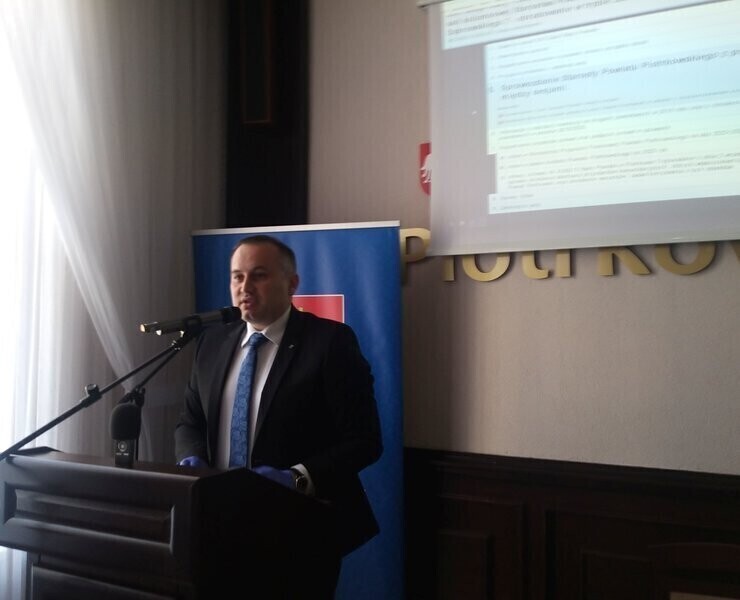 Kolejne 250 tysięcy złotych z powiatu piotrkowskiego na walkę z koronawirusem