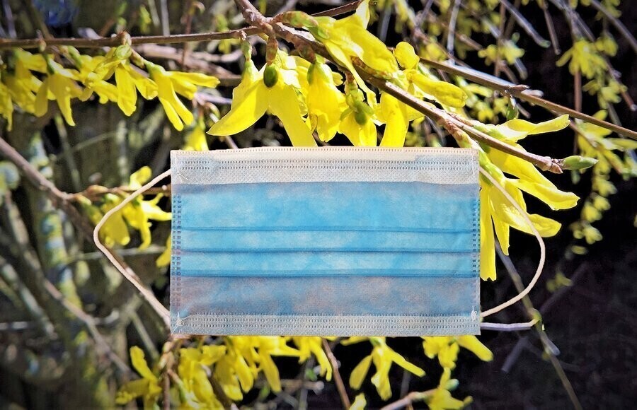 Ekspert maseczki w różnym stopniu chronią przed zakażeniem