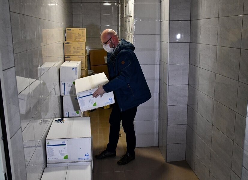 Piotrkowianie też otrzymali darmowe maseczki