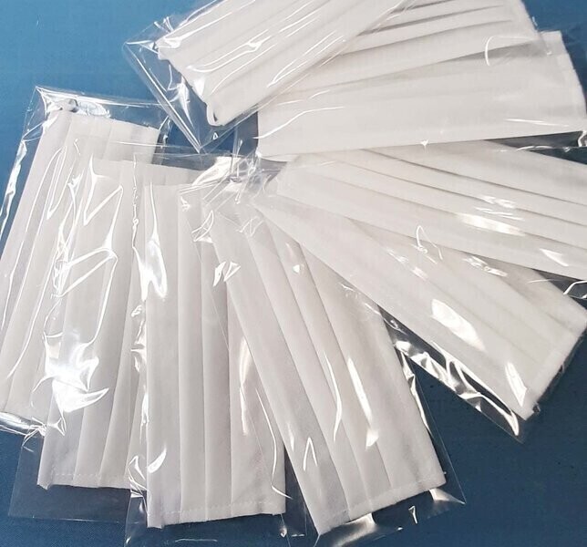 Trwa akcja rozdawania bezpłatnych maseczek w Moszczenicy