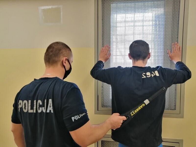 Trzech na jednego. Pijani agresorzy w rękach policji