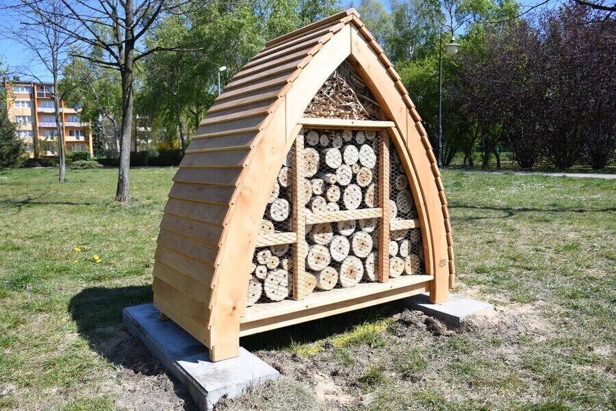 Piotrków. Tajemnicze budki w trosce o ekologię