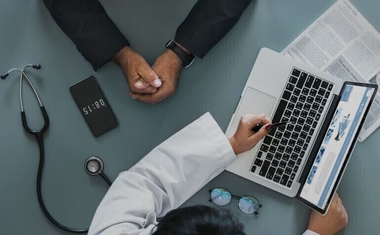 Skonsultuj się z lekarzem w nocy i święta