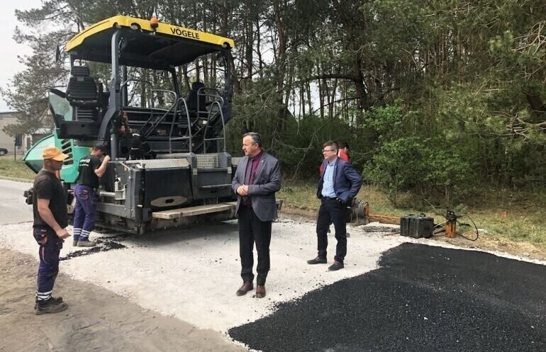 Wolbórz Budują drogę do oczyszczalni