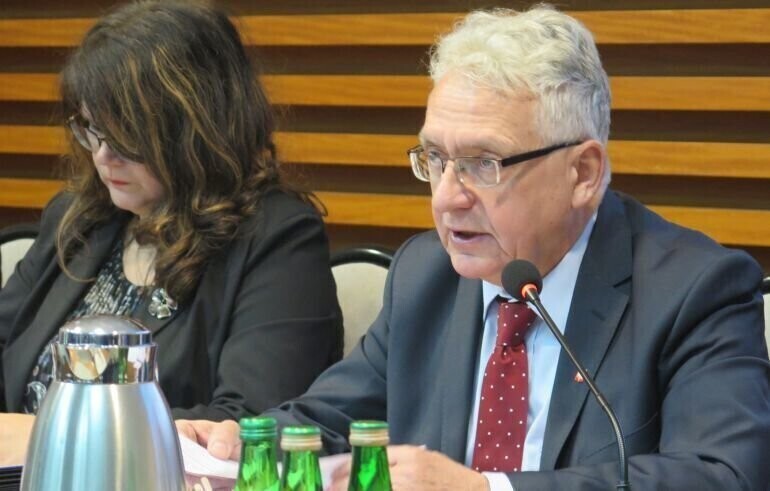 Nadzwyczajna sesja Rady Miasta w Piotrkowie. Uchwały pomocowe przegłosowane