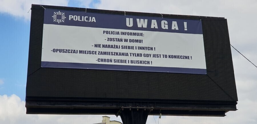 Policjanci apelują za pomocą banerów
