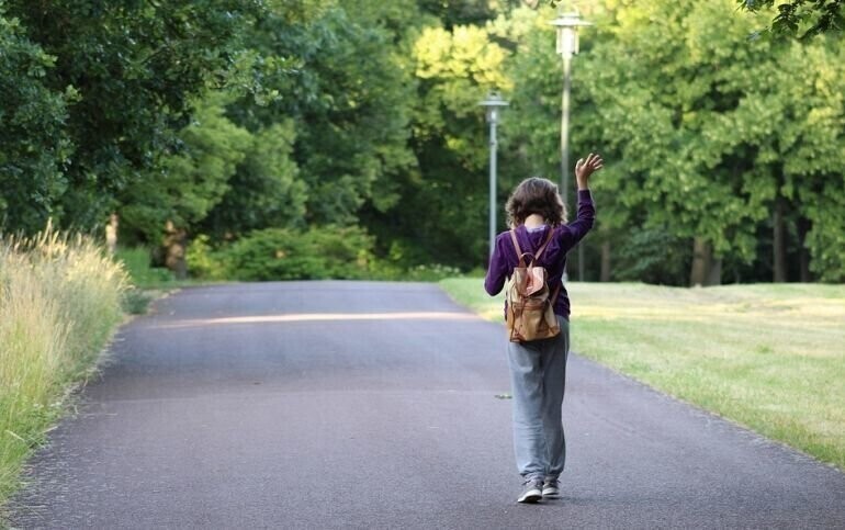 Piesi bezpieczniejsi na drodze ale z ich winy ginie coraz więcej osób