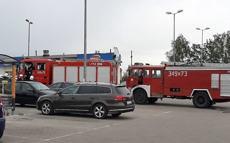 Ewakuacja dyskontu spożywczego w Sulejowie