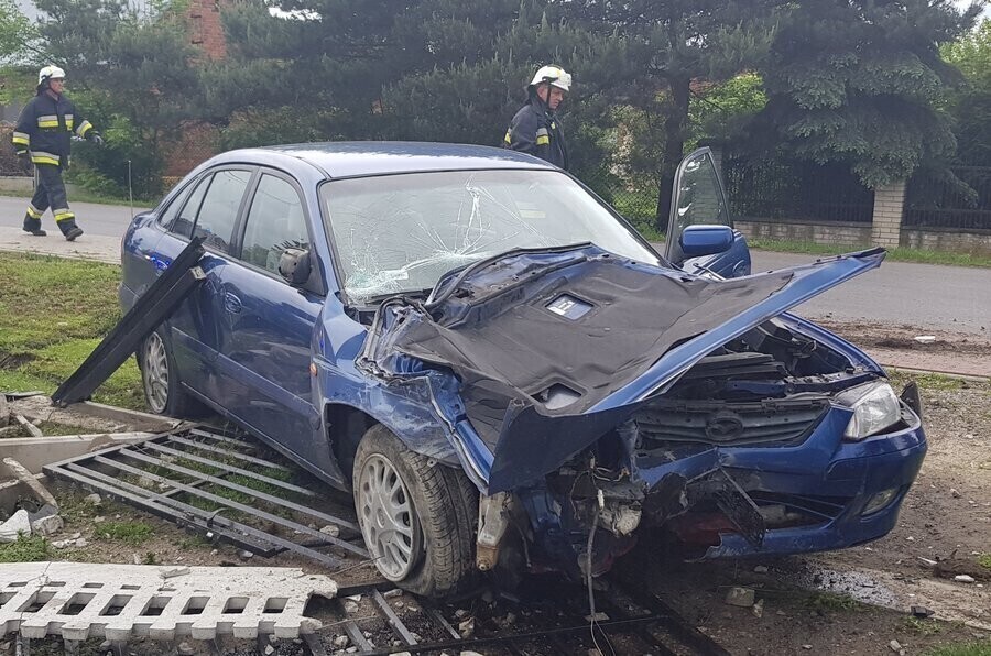 Zasłabł i uderzył w ogrodzenie