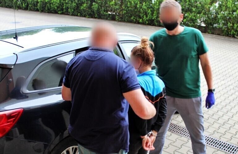 18-latka groziła nożem przypadkowo spotkanej kobiecie