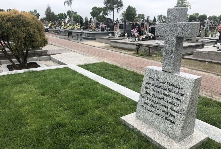 Gmina Wolbórz Kwatera wojenna odnowiona