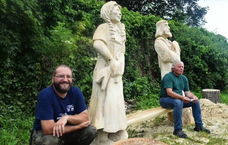 Sulejów Można już podziwiać kolejne arcydzieła z topoli