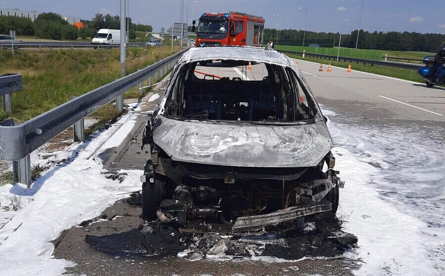 Pożar samochodu w Srocku