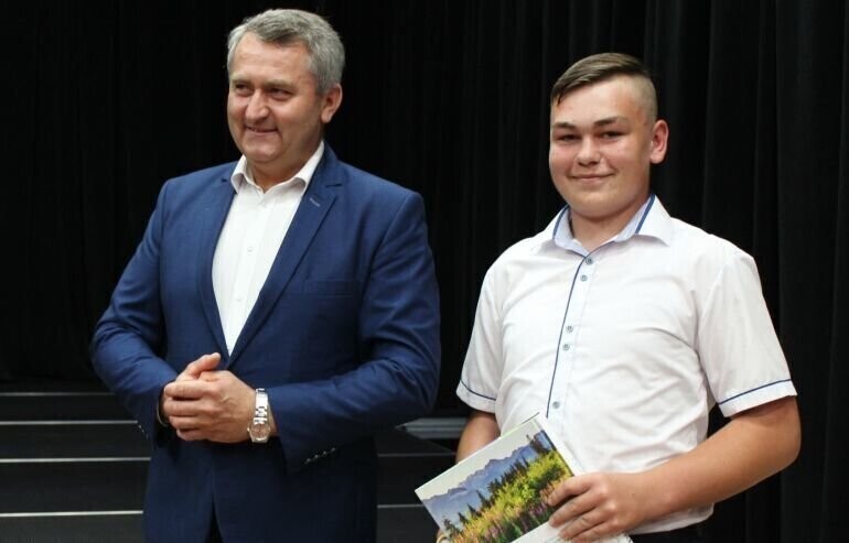 Gmina Grabica Najlepsi uczniowie nagrodzeni przez wójta