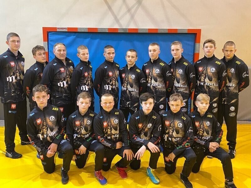 AKS trenuje na pełnych obrotach