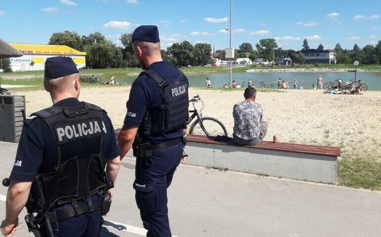 Utonęły tam już 3 osoby. Policja ostrzegała plażowiczów