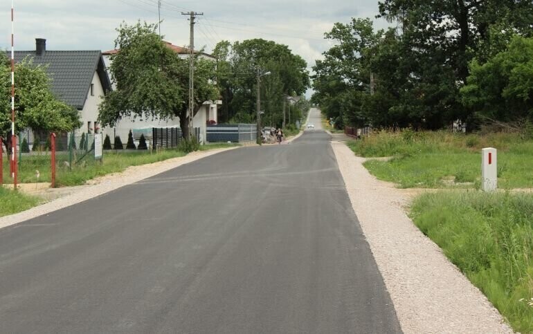 Gmina Grabica Nowa nawierzchnia na drodze Dziewuliny - Grabica