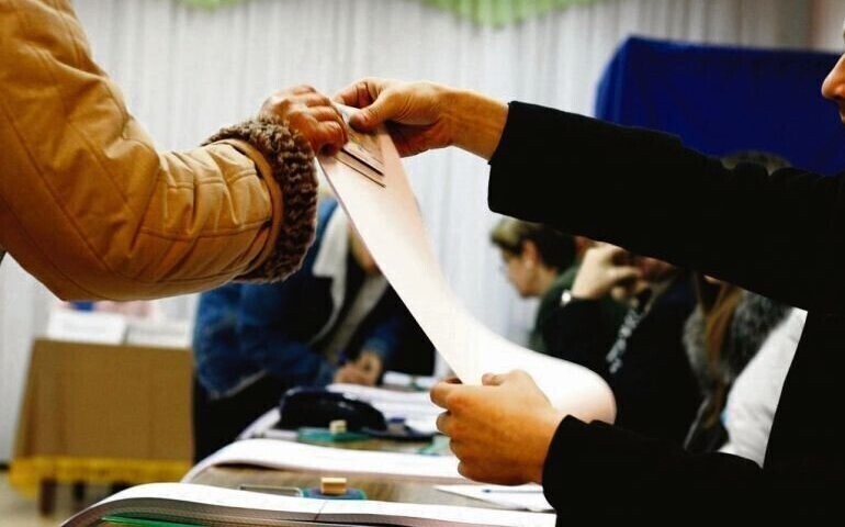 Ustąp pierwszeństwa uprzywilejowanym podczas głosowania