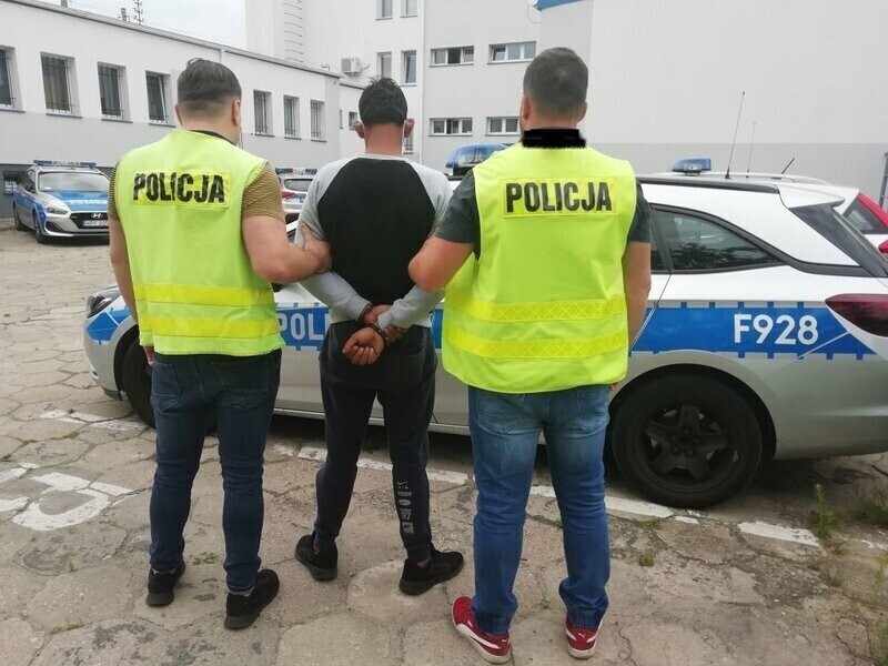 Policjant przyłapał włamywaczy na gorącym uczynku