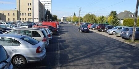 Przy Szkolnej będzie strefa płatnego parkowania