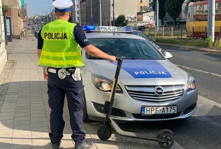 Wsiadasz na hulajnogę Zapoznaj się z kodeksem drogowym