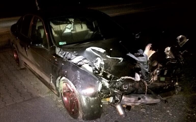 Uliczny wyścig zakończony kolizją