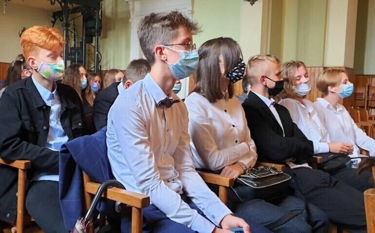 W I LO maseczki obowiązkowe na przerwach