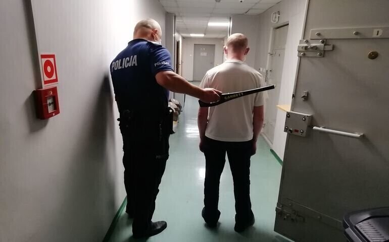 Ukradł biżuterię wpadł przez zostawiony w lombardzie dowód