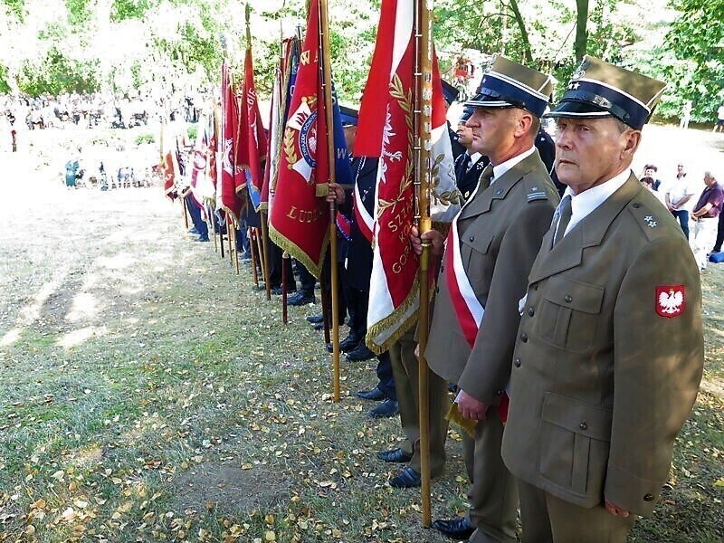 Salwa honorowa na Borowskiej Górze