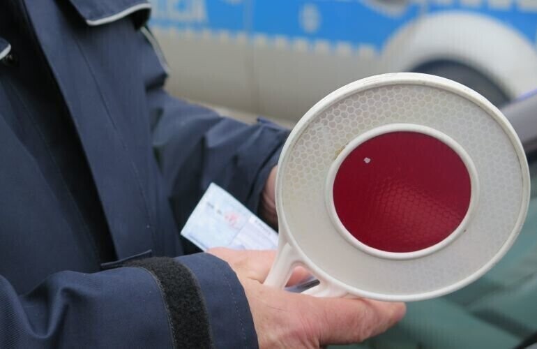 Rajd pijanego piotrkowianina przerwali kierowcy ciężarówek