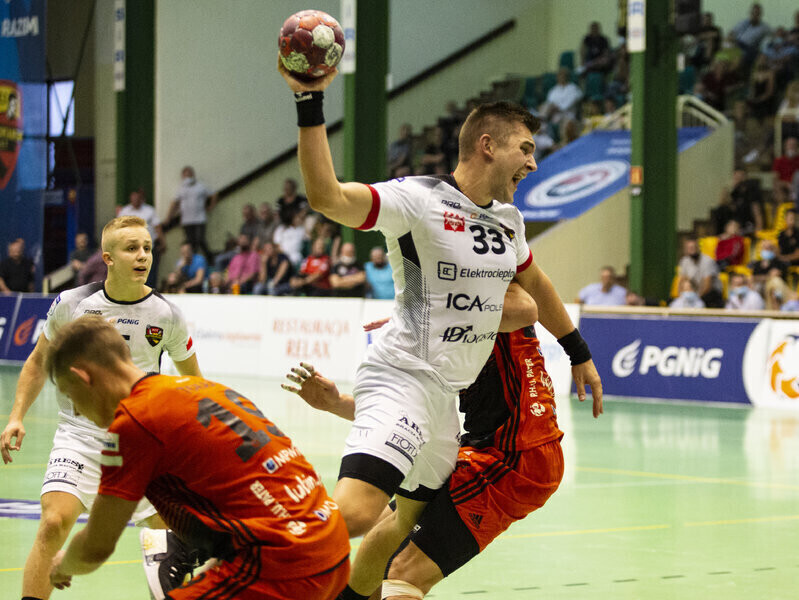 Piotrkowianin wygrywa z Zagłębiem po karnych