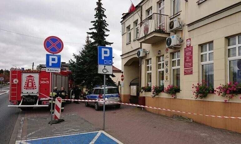 Alarm bombowy w Urzędzie Miejskim w Sulejowie. Na szczęście fałszywy