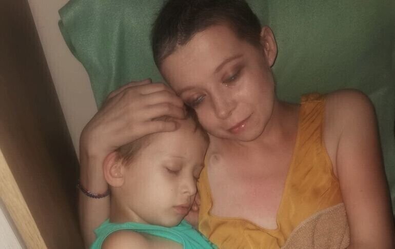 Ostatnie marzenie Kasi to własny pokój dla synka żeby nie patrzył na cierpienie mamy...