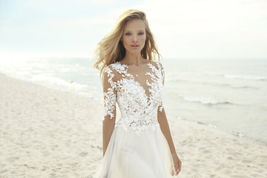 Wyjątkowa kreacja na wyjątkowy dzień życia. Jak wybrać jedyną i idealną suknię ślubną