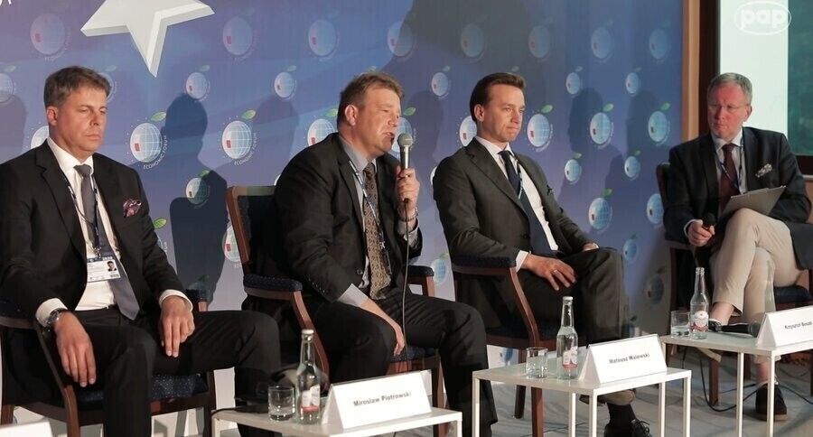 Pandemia koronawirusa przyspieszy zmiany w globalnym łańcuchu dostaw