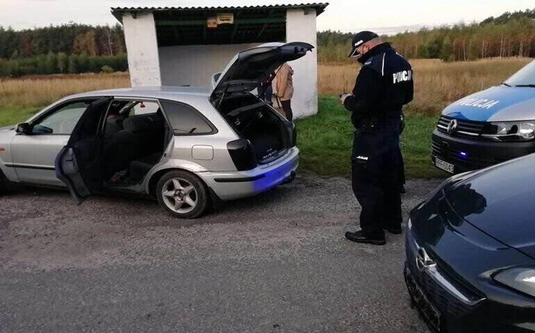 Bez prawka przewoził nastoletniego uciekiniera