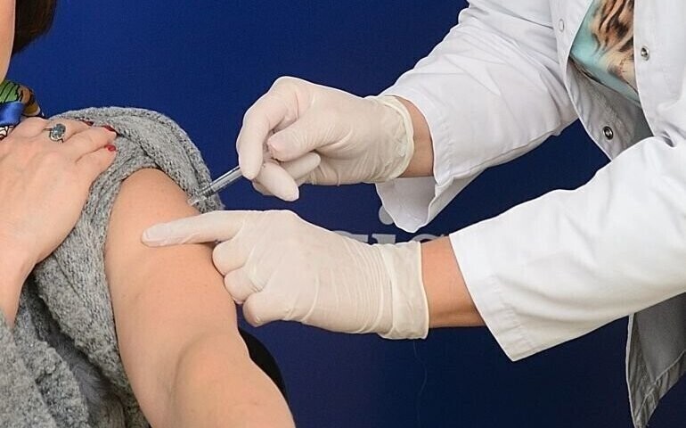 Chcą się szczepić ale nie ma czym