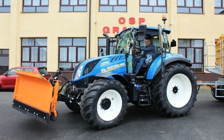 W gminie Grabica mają nowy sprzęt drogowy