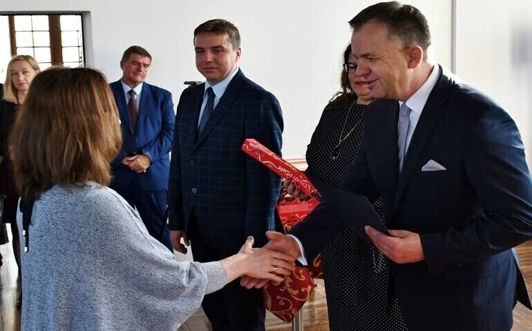 Nauczycielom nie przyznano nagród. Powodem koronawirus i oszczędności