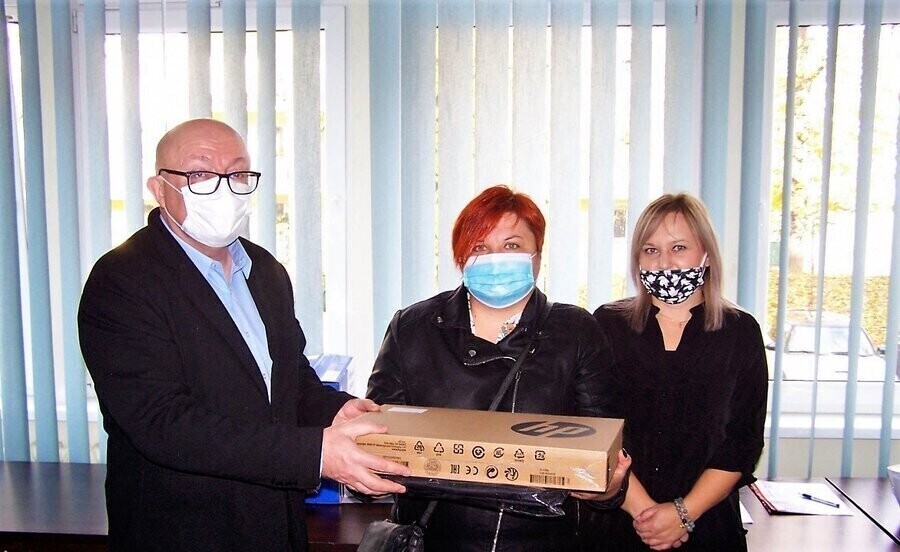 Komputery przekazane rodzinom zastępczym