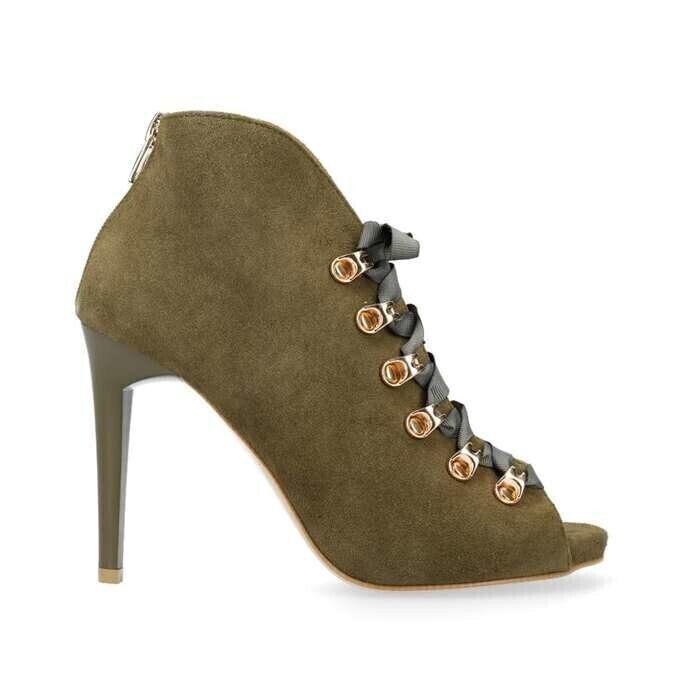 Botki sznurowane - z jakiego typu spodniami najlepiej się komponują